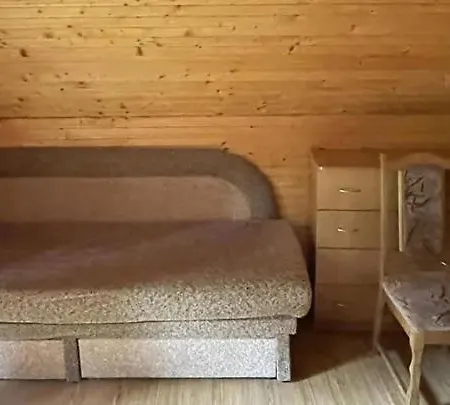 кімната в котеджному дерев'яному будинку Hotel Yaremche